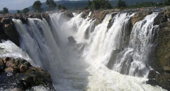 theebeauties-hogenakkal-Falls